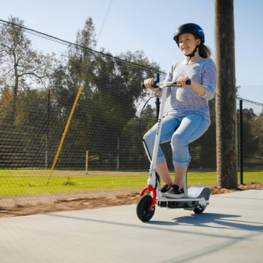 razor e200s with speeds up to 12 mph