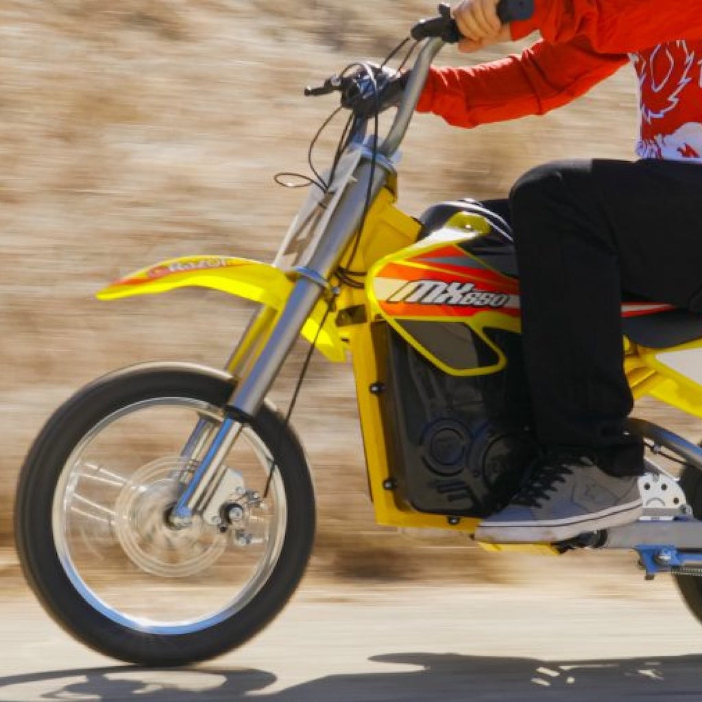 razor dirt rocket mx650 with speeds up to 17 mph